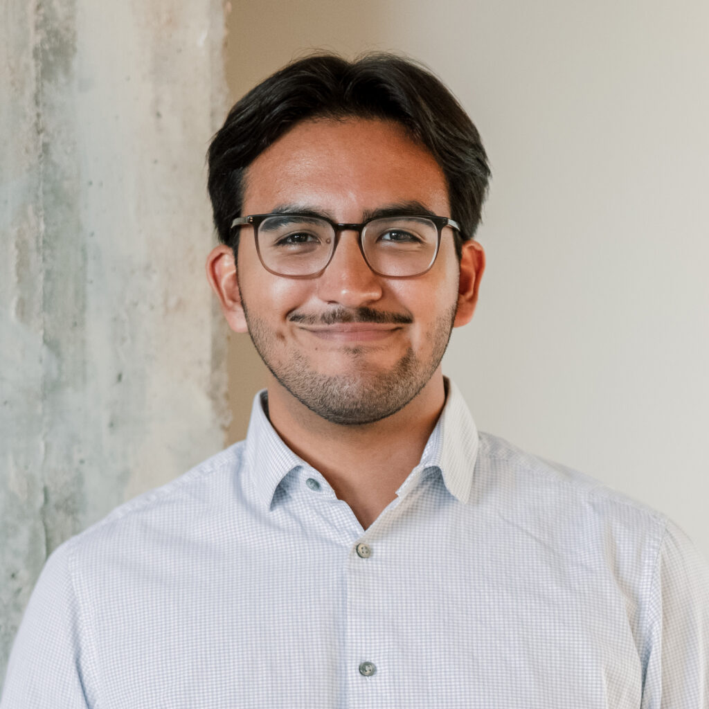 Christian Navarro headshot